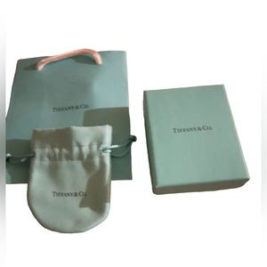 🎉 Host Pick 🎉 NWOT Tiffany Box, Drawstring Bag, and Tiffany Shopping Bag